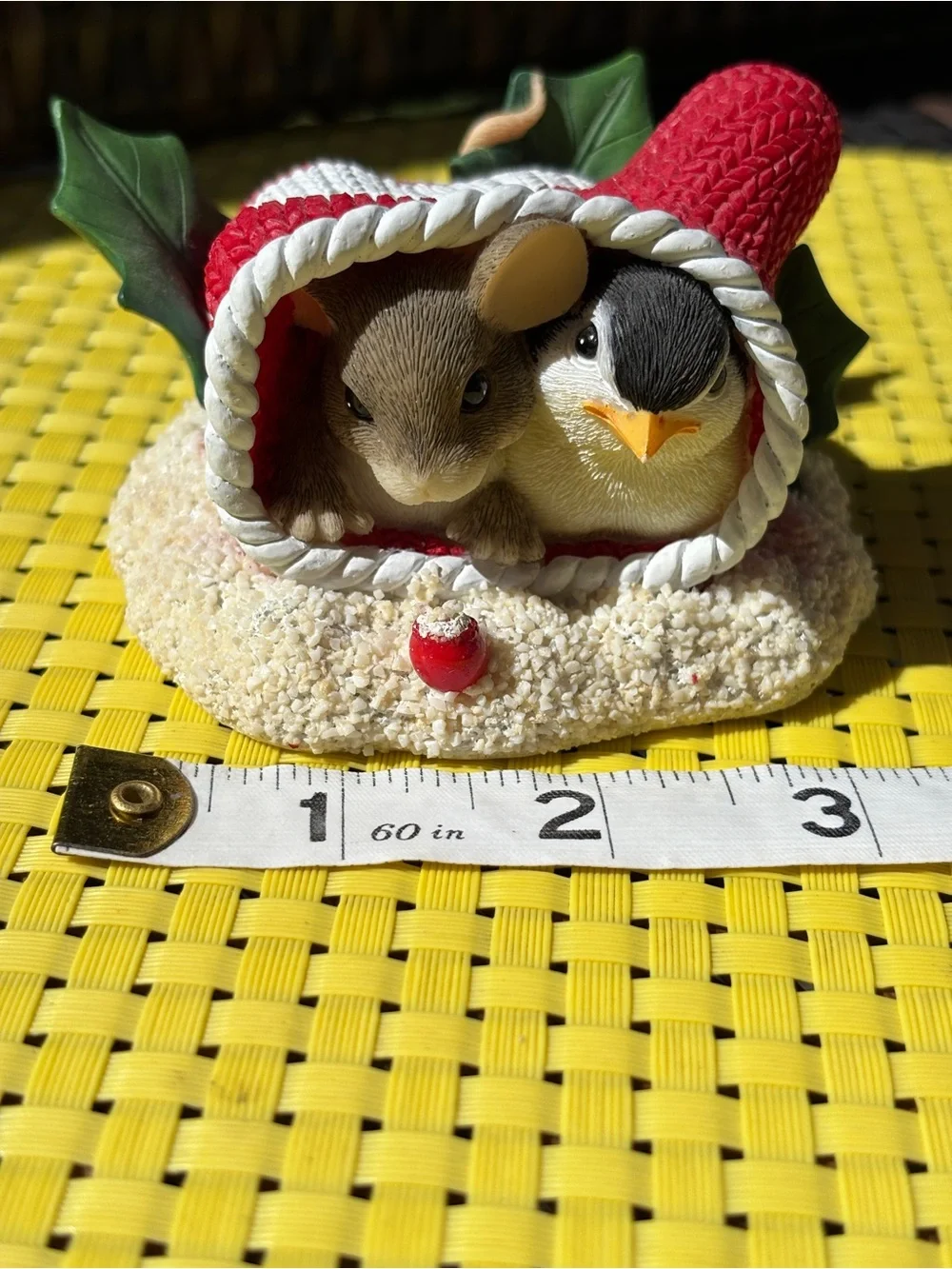 Charming Tails Figurine “Warm Woolen Mitten” Special Edition